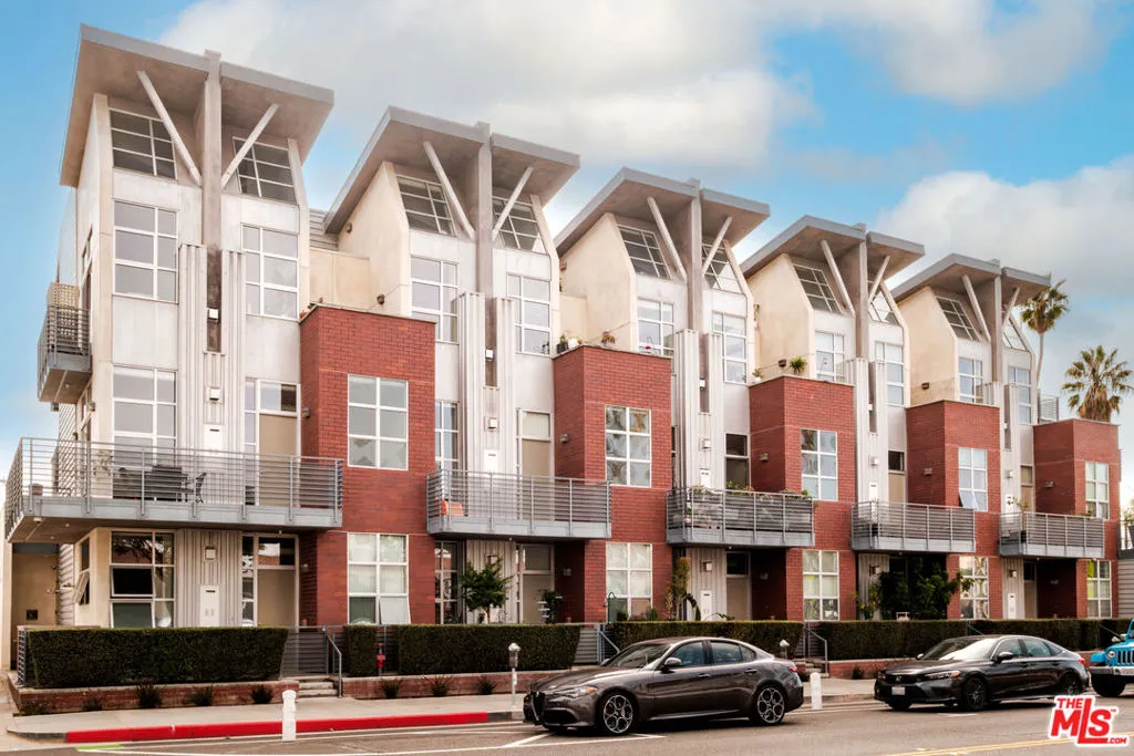 1912 Broadway 205, Santa Monica, California 90404 home-pic-19